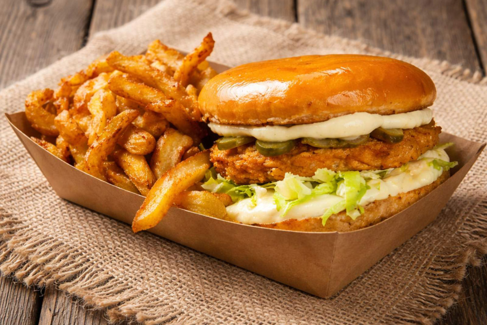 vip-chicken-burger-with-fries VIP CHICKEN бургер с картофки - Image 1